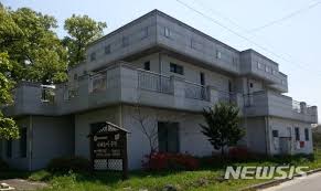 외사랑 작가 금기 , tr 총편수 총 24화 재벌3세 정재한은 권태에 빠진 성격 파탄자에 엔터 업계의 실력자다. ë‰´ì‹œìŠ¤