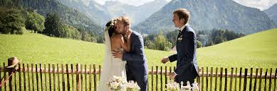 In dieser gestalt ging sie über die sieben berge zu den sieben zwergen, klopfte an die tür und rief: Hochzeit Hotel Kuhberg