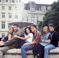 Ross is depressed about his divorce but he still has a crush on rachel. Comfort Binge So Viele Neue Serien Und Die Leute Gucken Zum X Ten Mal Friends Welt