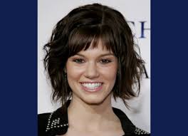 Rachel Melvin's refreshing short chin-length haircut that complements her  face