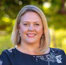 Helene Casey's Instagram, Twitter & Facebook