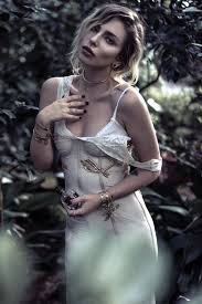 Queen Of The Night Fragrance Campaign For Alexander Mcqueen Photos Fee Gloria Groenemeyer Location Botanic Garden In Berl Garden Shot Fashion Photography