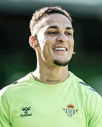 Antony is doing magic at Real Betis 😁😁😁😁
