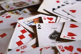 Tres cartas del mismo valor. Juegos De Mesa De Cartas Mesa De Juegos Top