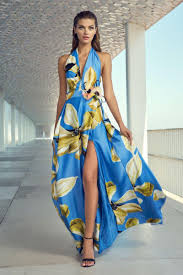 Vestidos estampados, vestidos clásicos, vestidos largos y cortos que podrás combinar con botas o botines según sea tu estilo, porque aquí encontrarás los vestidos más lindos de la temporada y lograr verte siempre increíble. Comprar Chaqueta Highly Preppy Por 180