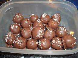 Eierlikor Pralinen Mit Loffelbiskuit Rezept Eierlikor Pralinen Pralinen Selber Machen Rezept Rezepte