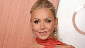 Hampton Beach's Wally's Pub settles legal battle over 'Feel Like Makin'  Love' cover