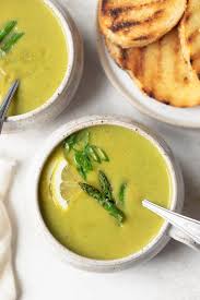 This Vegan Asparagus Soup Is Rich And Creamy Without Any Cream It S Made With Vegetables Roasted Asparag Asparagus Soup Soup Recipes Cream Of Asparagus Soup