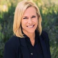 Robin Tench's Instagram, Twitter & Facebook