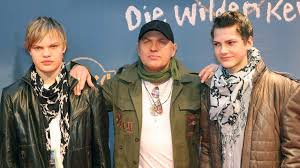 Films uwe ochsenknecht has starred in include schtonk!, das boot, and the tv miniseries frank herbert's dune. Jimi Blue Und Wilson Gonzalez Uwe Ochsenknecht Spricht Uber Karriere Flaute Seiner Sohne Augsburger Allgemeine