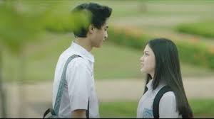 Bersama sejak dua menjak ini makin kerap ku diganggu visi bila celik, juga bila mimpi aku nampak kau, tapi bukan aku yang di sisi dia membelaimu dengan izin dan permisi. Lirik Lagu Engkau Wanita Tercantikku Devano Feat Aisyah Aqilah Tak Akan Ku Mencari Cinta Selainmu Surya