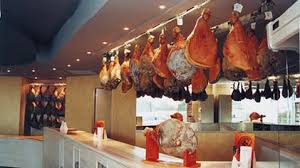 C'est le musée du jambon, initiative de la maison aubard, le 1er musée dédié au jambon basque. La Maison Du Jambon De Bayonne