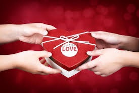 Trong khi hội chị em đổ xô khoe quà valentine từ sớm bảnh mắt, toàn thấy tiền cả cục, vàng cả cân, hàng hiệu cả núi, thì đâu đó vẫn còn. Vá»£ Toi Æ°a Váº­t Cháº¥t Toi Ngheo Biáº¿t Táº·ng Qua Gi Valentine