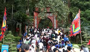 Đột phá mới trong quy người dân xã ea nam (huyện ea h'leo, đắk lắk) tổ chức chặn dàn xe ben chở đá chạy rầm rập. Báº­t Mi Ngay Ä'á»‹a Ä'iá»ƒm Tá»• Chá»©c Giá»— Tá»• Hung VÆ°Æ¡ng Viet Fun Travel