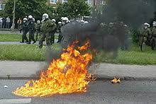 The woman who allegedly threw a lit molotov cocktail into an nypd car full of cops early saturday has been slapped with a federal charge of damaging a police vehicle — a far cry from the attempted. Molotowcocktail Wikipedia