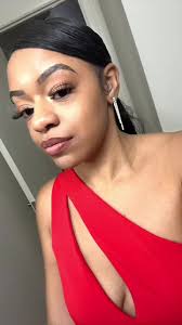 Tiffani Thompson (@__attractiff)