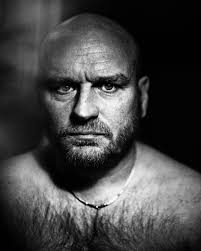 Livet handler om at stå op, komme ud, skaffe mad, spise, sove og elske«