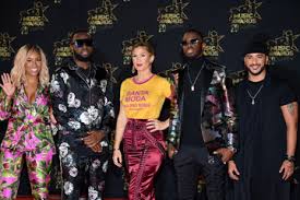 Maître gims est un chanteur incroyablement populaire et qui est devenu incontournable sur la scène s'il peut ainsi vivre de sa passion, c'est aussi grâce au soutien de la femme de sa vie, demdem. Demdem Zimbio