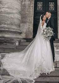 Check spelling or type a new query. Exklusives Hochzeitskleid Mit Schleier Hochzeitskleider Lang Online Kaufen A Linie Brautkleider Brautkleider Brautkleider Abiballkleider Abendkleider Babyonlinedress De