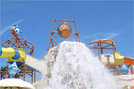 Les nouveaux services du parc aquatique sont disponibles. Splashworld Le Super Parc Aquatique En Provence Lucky Sophie Blog Famille Voyage Parc Aquatique Parc Aquatique