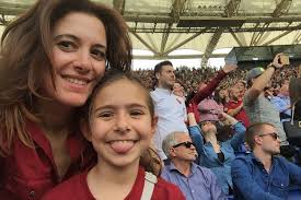 Ver as mensagens sem resposta. When In Rome Don T Cheer At The Wrong Soccer Game Fathom