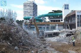 La Baule Aquabaule La Demolition Exterieure Commence Saint Nazaire Maville Com