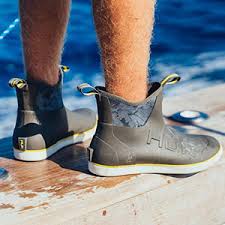 My husband loves these boots. Huk Men S Rubber Waterproof Rogue Wave Mid Boots Adult White White Grey 10 Amazon Ca Clothing Shoes Accessories