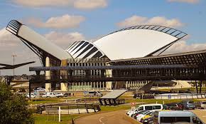 Bienvenue chez alyse parc auto lyon, votre parking proche de l'aéroport et de la gare de lyon saint exupéry pour particuliers et professionnels. Aeroport De Lyon Saint Exupery Bientot La Fin Des Problemes De Parking