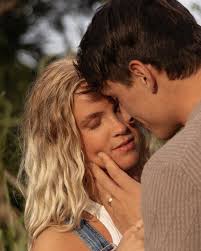 meg nash :) (@megalegalu) · Instagram photos and Reels