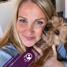 Amy Aldinger's Instagram, Twitter & Facebook