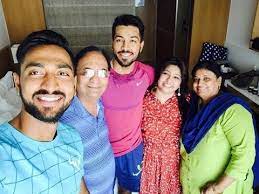 Krunalpandya #sportsdekho krunal pandya lifestyle 2020, wife, family, biography, net worth, career & income in this video we. What Is The Family Background Of Cricketer Hardik Pandya Quora