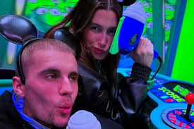 Usai Pengakuan Aneh, Justin Bieber dan Hailey Bieber Bersenang-senang di  Disneyland