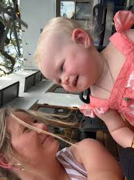 life lately 💄🍕😋🥂👯‍♀️🩺