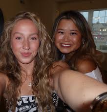 Hiii! My names Grace and this is my first year living in Philly bc I was at  Temple Rome all last year. I'm looking for some roommates or a group that  needs