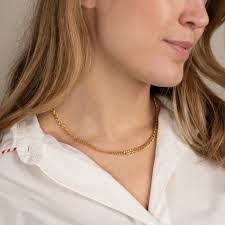 Cleo Golden's Instagram, Twitter & Facebook