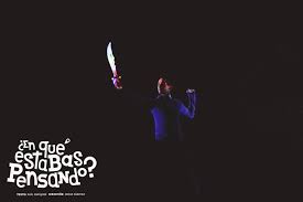 Teatroescolar La Historia De Toto Nos Lleva En Un Viaje Por La Ninez La Juventud Y El Momento En Que Damos El Primer Paso Haci Teatro Escolar Madurez Historia