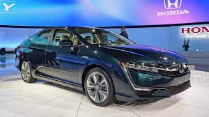 Behind the rear seats, a practical 15.5 cubic feet of cargo space is presented, which is more than most rivals. Honda Clarity Hybrid 47 Miles Of Battery Energy Rennacs