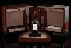 Omdesign Porto Ferreira Waterloo Vintage 1815 World Brand Design Society Omdesign A 100 Portugues In 2020 Wine Packaging Design Packaging Design Wine Packaging