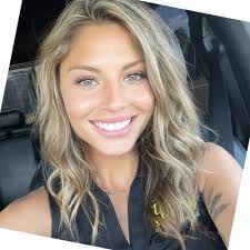 Carly Clairmont's Instagram, Twitter & Facebook