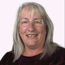 Kelly Parish's Instagram, Twitter & Facebook