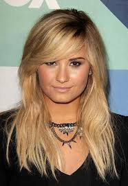 5 Hairstyles For Big Noses Women Demi Lovato Hair Hairstyles With Bangs Long Face Hairstyles