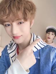 Taehyun invites beomgyu out for ice cream and hopes it wasn't a mistake. Beomgyu Kai Txt Foto 42706057 Fanpop Page 75