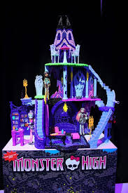 Mattel Moves Into Marvel Universe Displays Disney Monster High Batman And More Merchandise At Toy Fair 2014 Jeux D Eau Enfant Jeux D Eau Poupees Mannequins