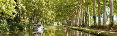 Vous longez le canal du midi, visitez la forteresse de carcassonne, admirez la cathédrale de narbonne et le village cathare de minerve. Parcourir Le Canal Du Midi A Velo Les Endroits A Decouvrir