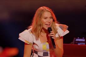 American Idol' Contestant Hannah Harper Rocks a Resurrection Ballad