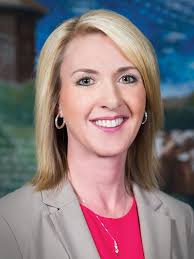 Amy Mounts's Instagram, Twitter & Facebook