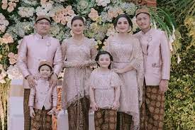 Kami adalah afada muslim wedding yang beralamat di jl. Baju Keluarga Hermansyah Di Acara Aurel Banjir Kritik Asisten Ashanty Minta Netizen Jangan Buruk Sangka