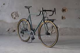 Rahmenbauer Thomas Becker Aka Meerglas Hat Mal Wieder Einen Schonen Disc Randonneur Mit Stahlrahmen Gebaut Mit Doppelbruck Radfahren Radtouren Vintage Fahrrad