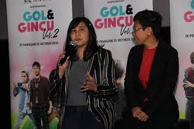 Hauled up by the university board after a public fight that goes viral on social media, the girls face disciplinary action which means. Gol Gincu Vol 2 Temui Penonton 25 Oktober 2018 Finas