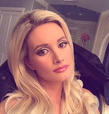 Find holly madison videos, photos, wallpapers, forums, polls, news and more. Holly Madison I Love Her Make Up Style Holly Madison Beauty Blonde Model